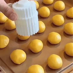 UPSELL🍪✨ Doppelseitige Teigform – Verschiedene Formen auf jeder Seite, perfektes Verschließen für Empanadas, Kekse und Teigtaschen 🍪👌